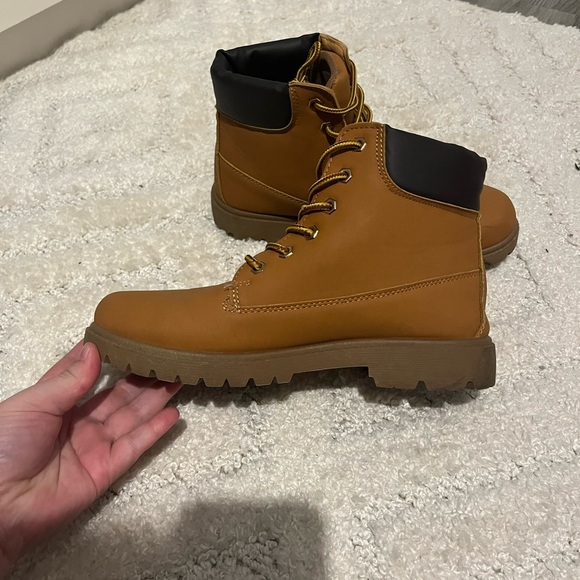 Rue21 work boot style trendy ankle boots booties size 7/8 - Picture 3 of 8